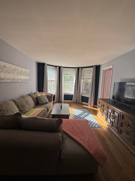 Building Photo - 3421 S Lowe Ave