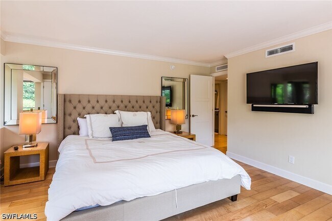 Building Photo - 2203 Gulf Shore Blvd N