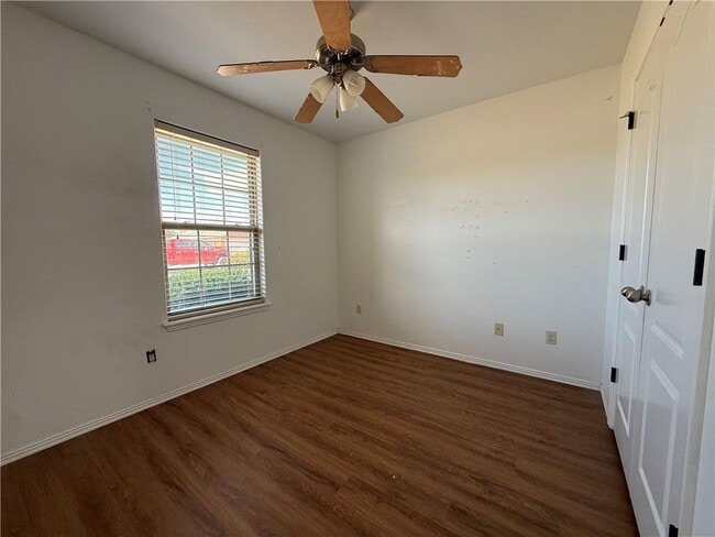 Building Photo - 424 Liem Cir