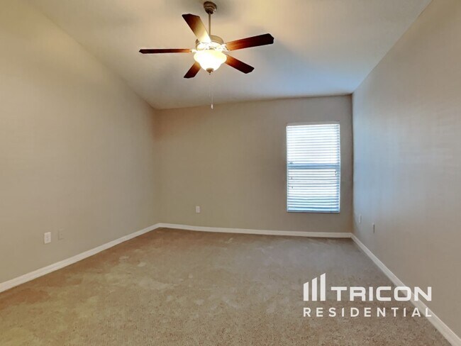 Building Photo - 16668 Myrtle Sand Dr