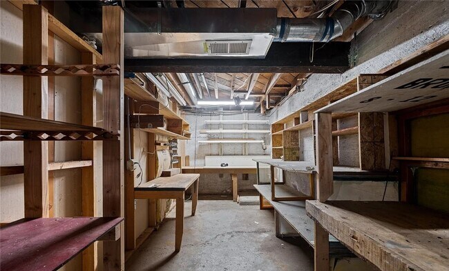 Building Photo - Charming Craftsman Rental in a Prime Bellingham Location
