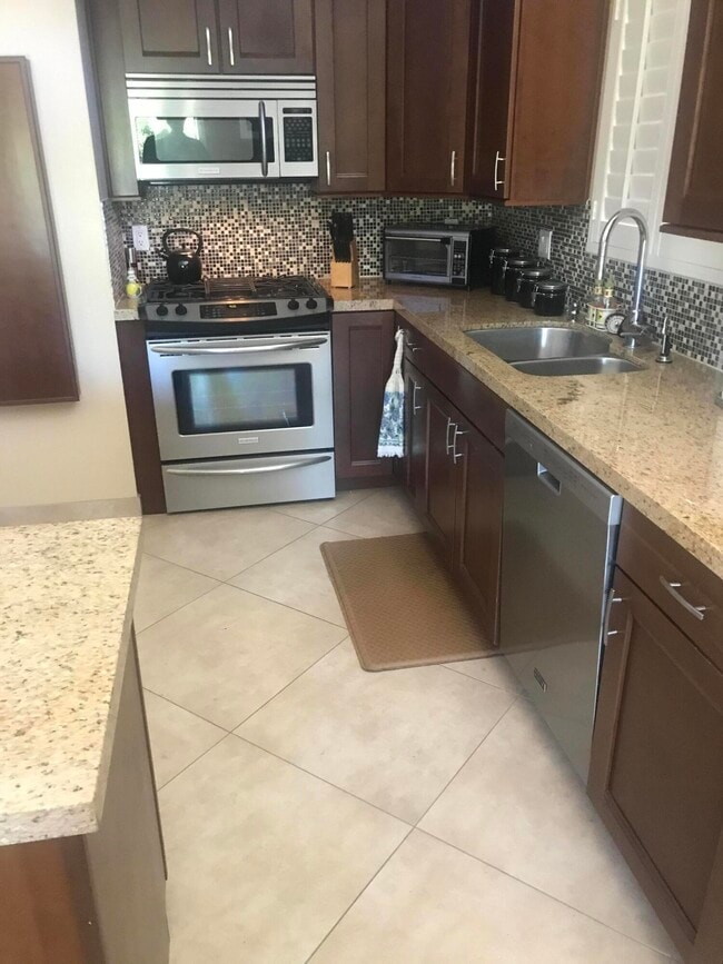 Building Photo - 3505 Ridgeview Cir S