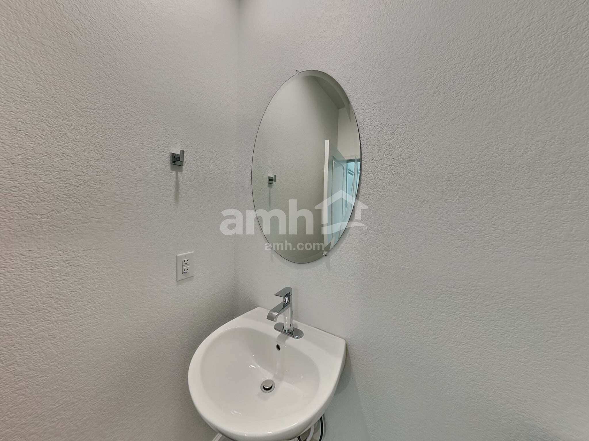 Building Photo - 6622 S 42nd Ln