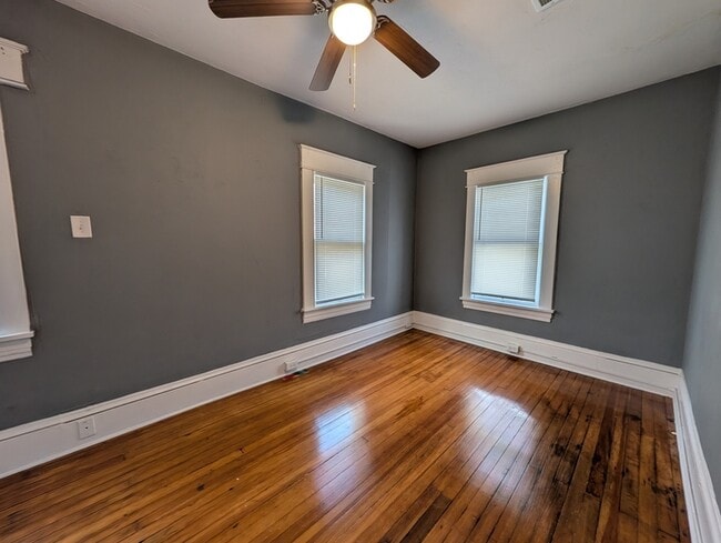 Building Photo - 1017 Ferdinand Ave SW