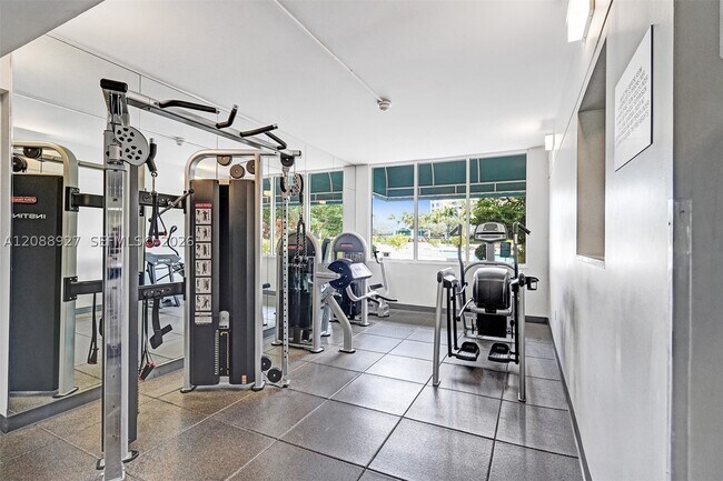 Building Photo - 888 Brickell Key Dr