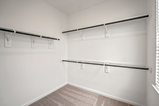 Building Photo - 613 Royal Arch Dr