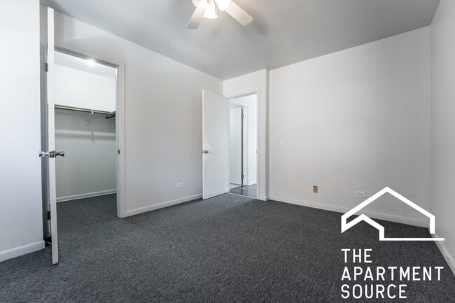 Building Photo - 7319 N Rogers Ave