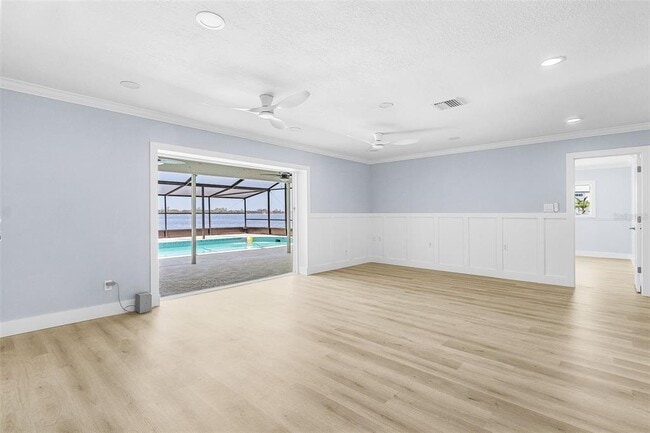 Building Photo - 716 Sarabay Rd