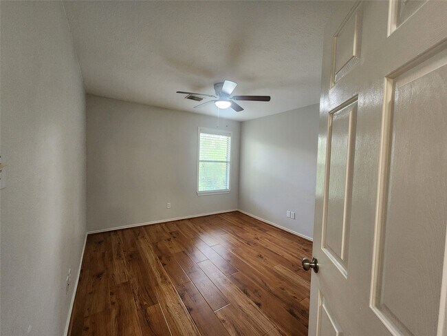 Building Photo - 119 Anise Tree Pl