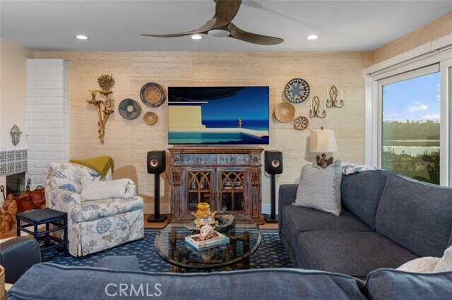 Building Photo - 2165 Vista Entrada Vis