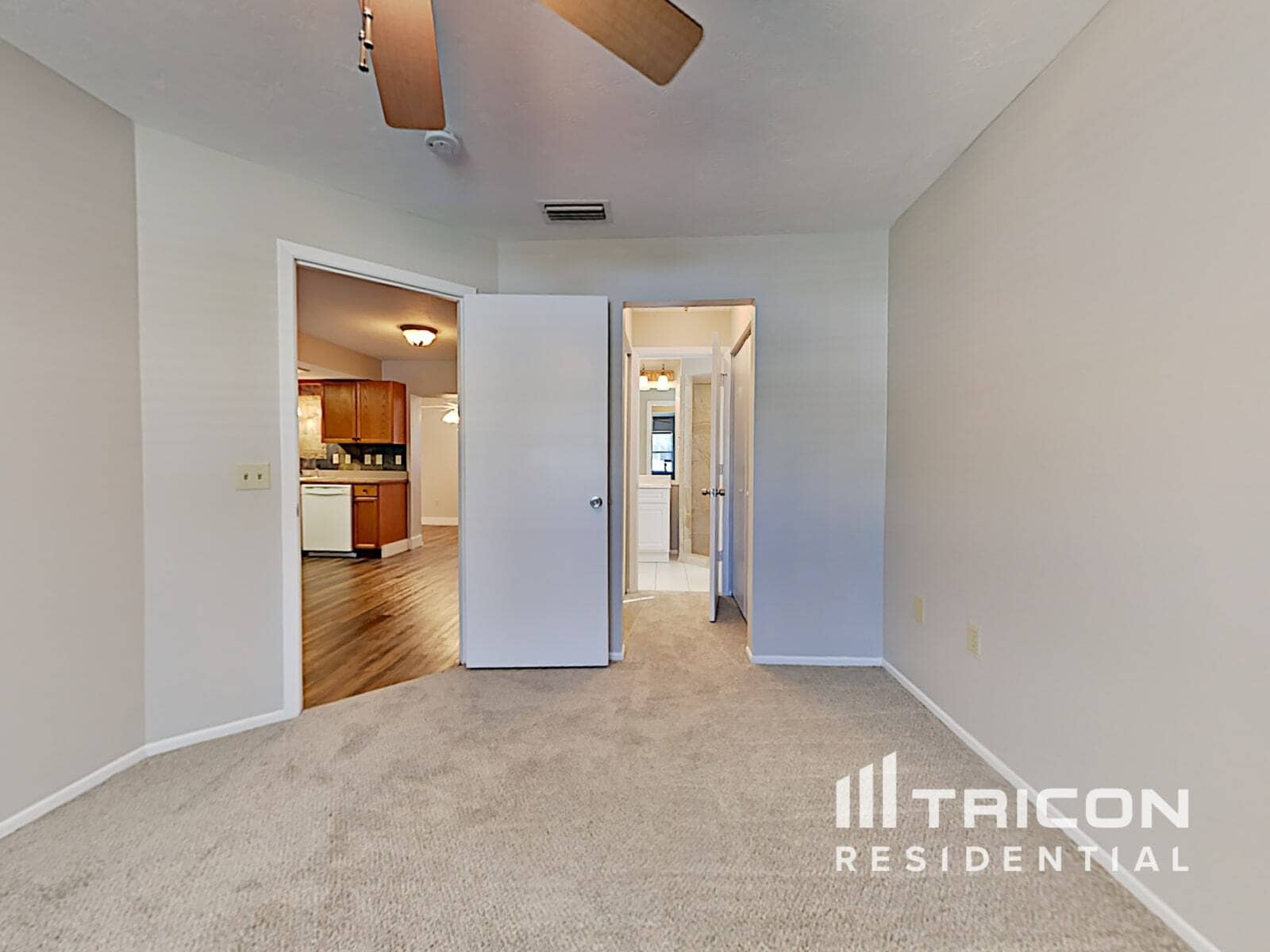 Building Photo - 1074 Deer Hollow Way