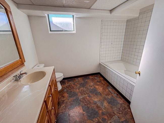 Building Photo - 702 Melton St