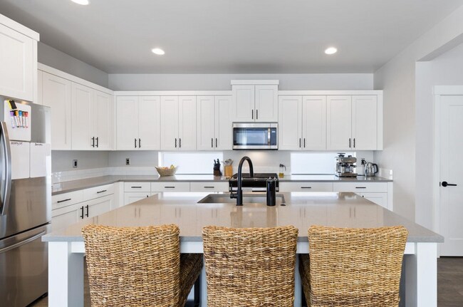 Building Photo - Beautiful 3-Bed Home in Petrosa with Resort-Style Amenities!