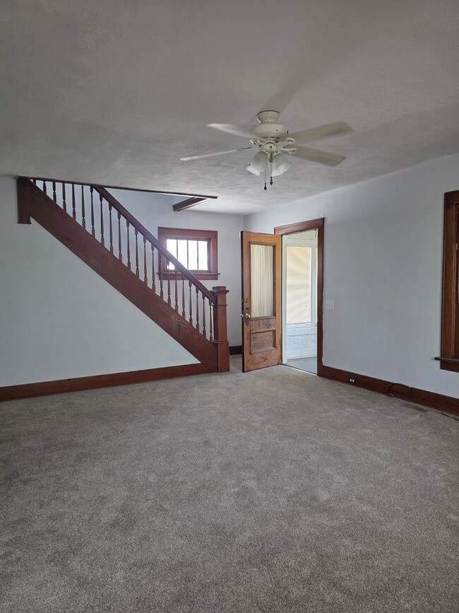 Building Photo - Cozy home in BG