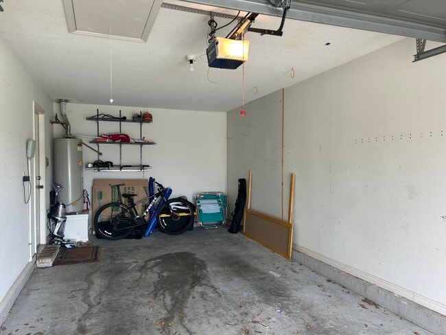 Building Photo - 4007 Lochmoor Dr