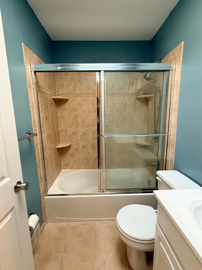 Building Photo - 3808 Ronnald Dr