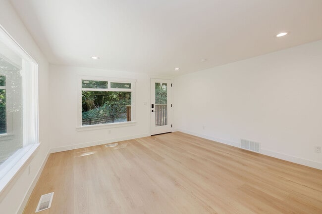 Building Photo - 1520 Morgan Rd NW