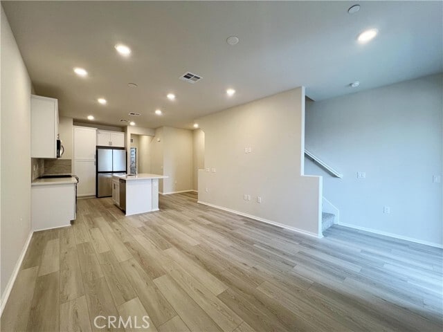 Building Photo - 223 Aurora Ln