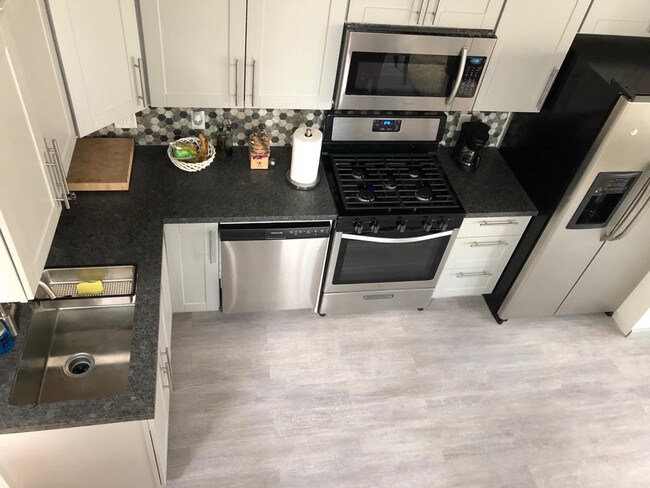 Kitchen - 1707 Sage St