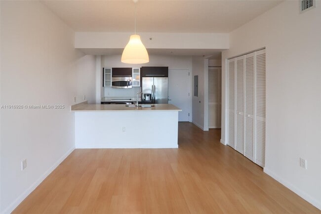 Building Photo - 333 NE 24th St