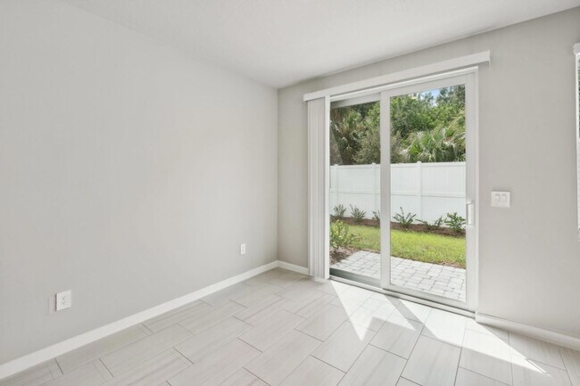 Building Photo - 423 Salisbury Cir