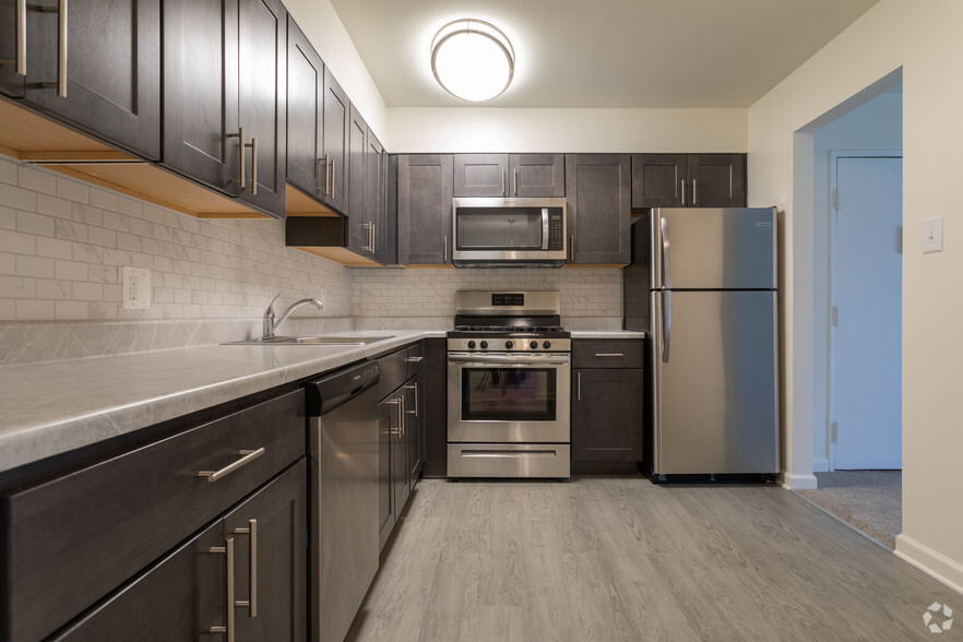 Kitchen - Valley Stream Apartments