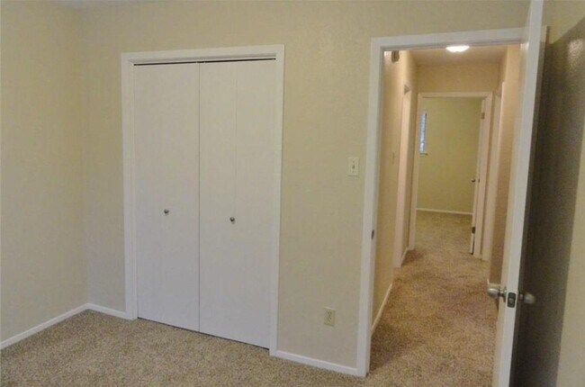 Building Photo - 12107 Tanglebriar Trail