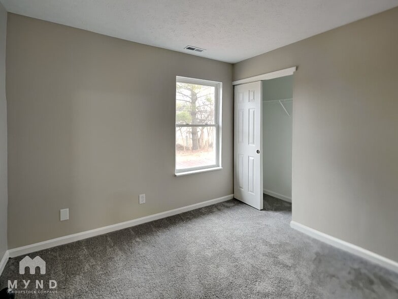 Building Photo - 4038 Gray Arbor Way