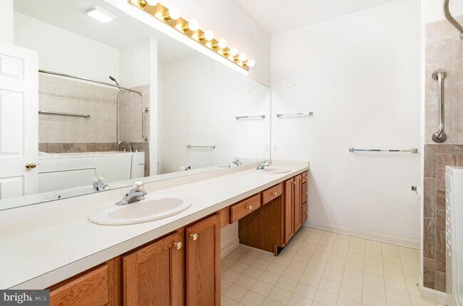 Building Photo - 660 Springhouse Ln