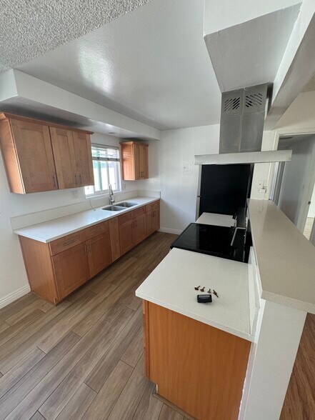 Building Photo - 1310 Agate St