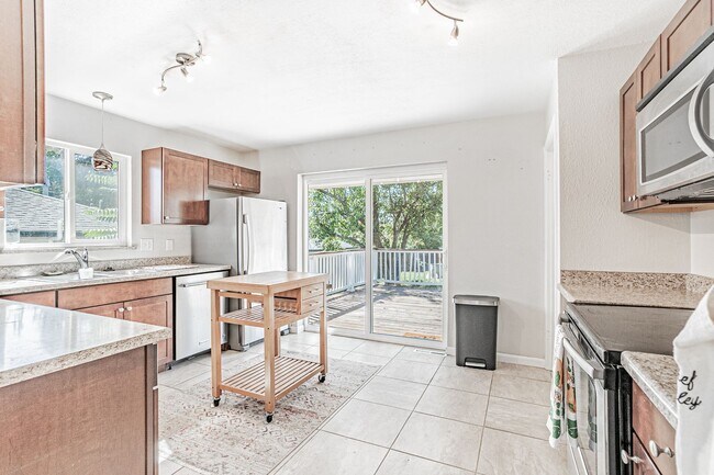 Building Photo - Exceptional 4-Bed, 2-Bath Home in Englewoo...