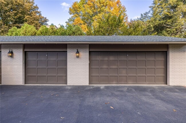 Building Photo - 1397 East Ave