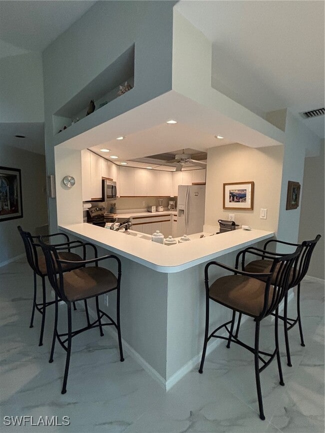 Building Photo - 6225 Bellerive Ave