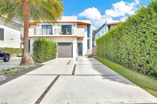 Primary Photo - 8871 SW 28th St