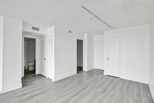 Building Photo - 2841 NE 163rd St