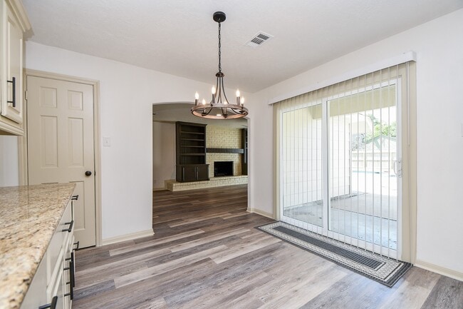 Building Photo - 8231 Bo Jack Dr