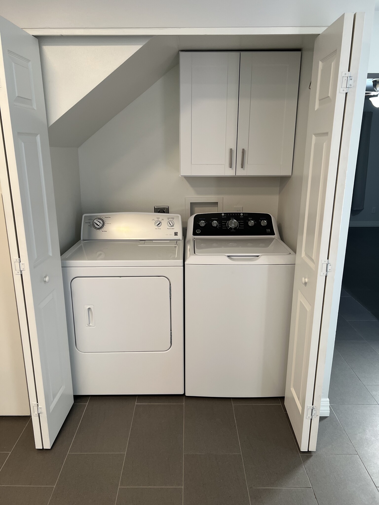 Laundry Closet off Kitchen, New Door Hardware, Laundry Cabinet, Dryer, Brand New Washer - 4444 E Belleview St