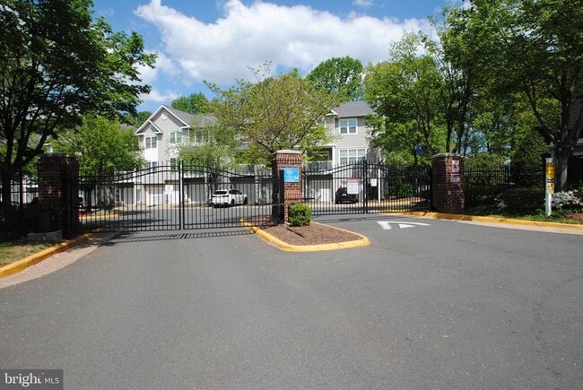 Building Photo - 12823 Fair Briar Ln