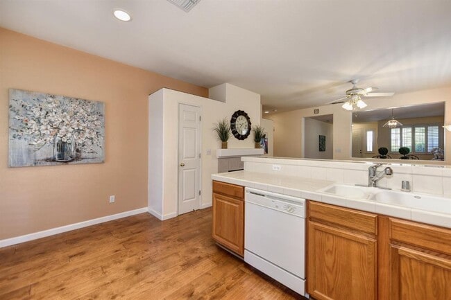 Building Photo - Home for Rent in Gold River, CA