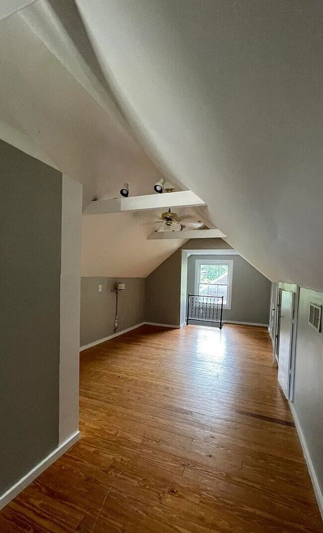 Building Photo - Move-In Special: Half Off First Full Month or One Month Free with Extended Lease!