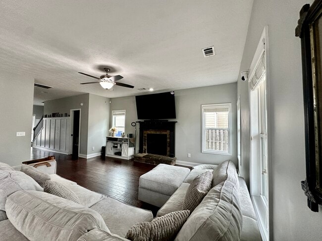 Building Photo - 9583 Yarbrough Rd