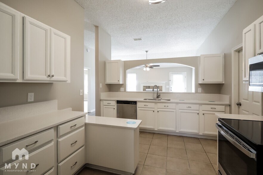 Building Photo - 3225 Button Wood Dr