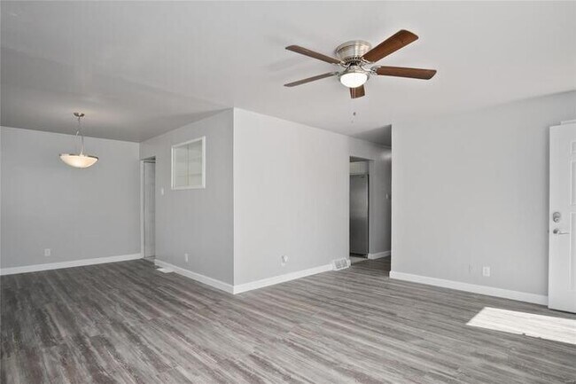 Building Photo - Fantastic 3bd/1ba home! Coming soon!