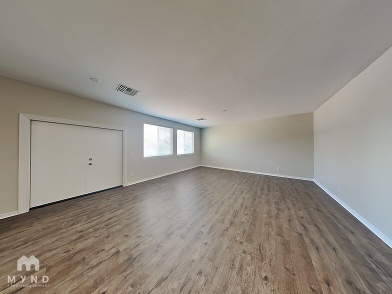 Building Photo - 7511 S 27th Terrace