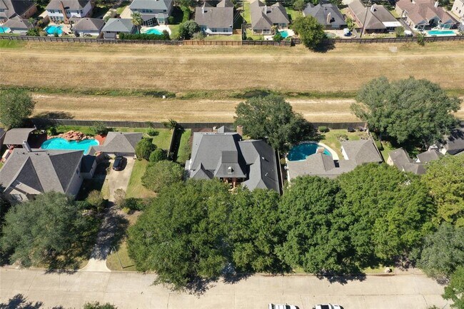 Building Photo - 1818 Brookchester Dr