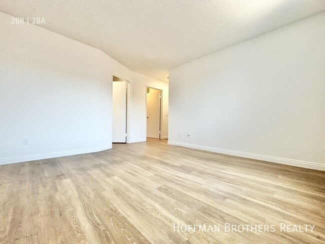 Building Photo - 10346 Commerce Ave