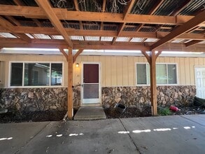 Building Photo - 39 Santos Way