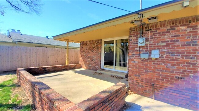 Building Photo - Super 3 Bed 2 Bath 2 Car Garage in Rolling...