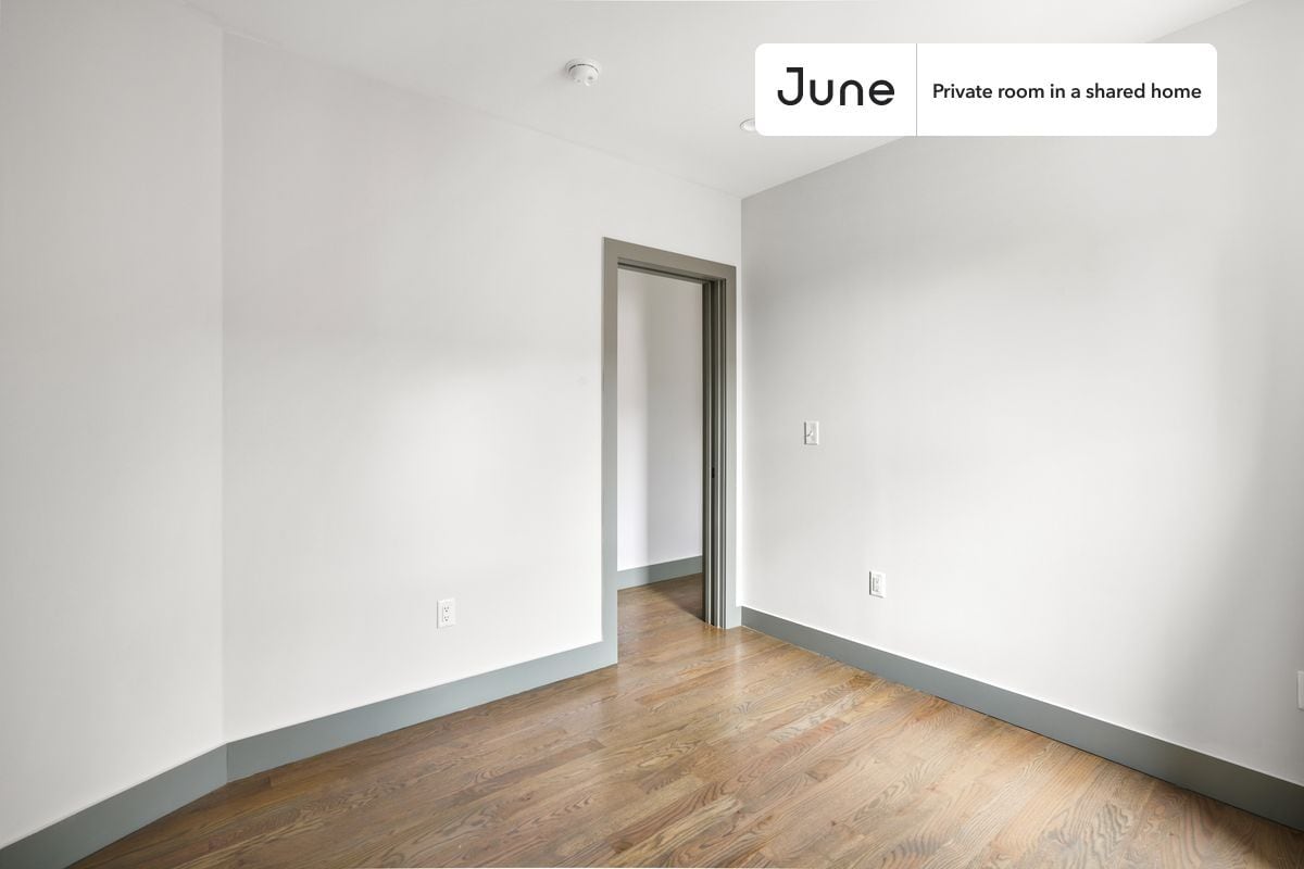 Building Photo - Room in Shared 2 bed/1 bath home