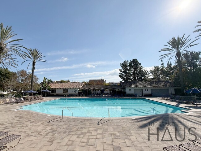 Building Photo - Desirable Oak Creek Community Detached Home with Two Car Garage